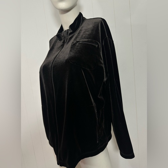 Chico's Black Velvet Jacket Classic Fit Zip Pockets Long Sleeve Sz 0 USA Small - Picture 3 of 10